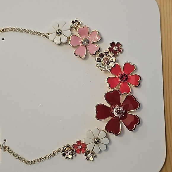NWT Lane Bryant Flower Statement Necklace - Picture 3 of 4